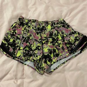Lululemon high rise hotty hot short